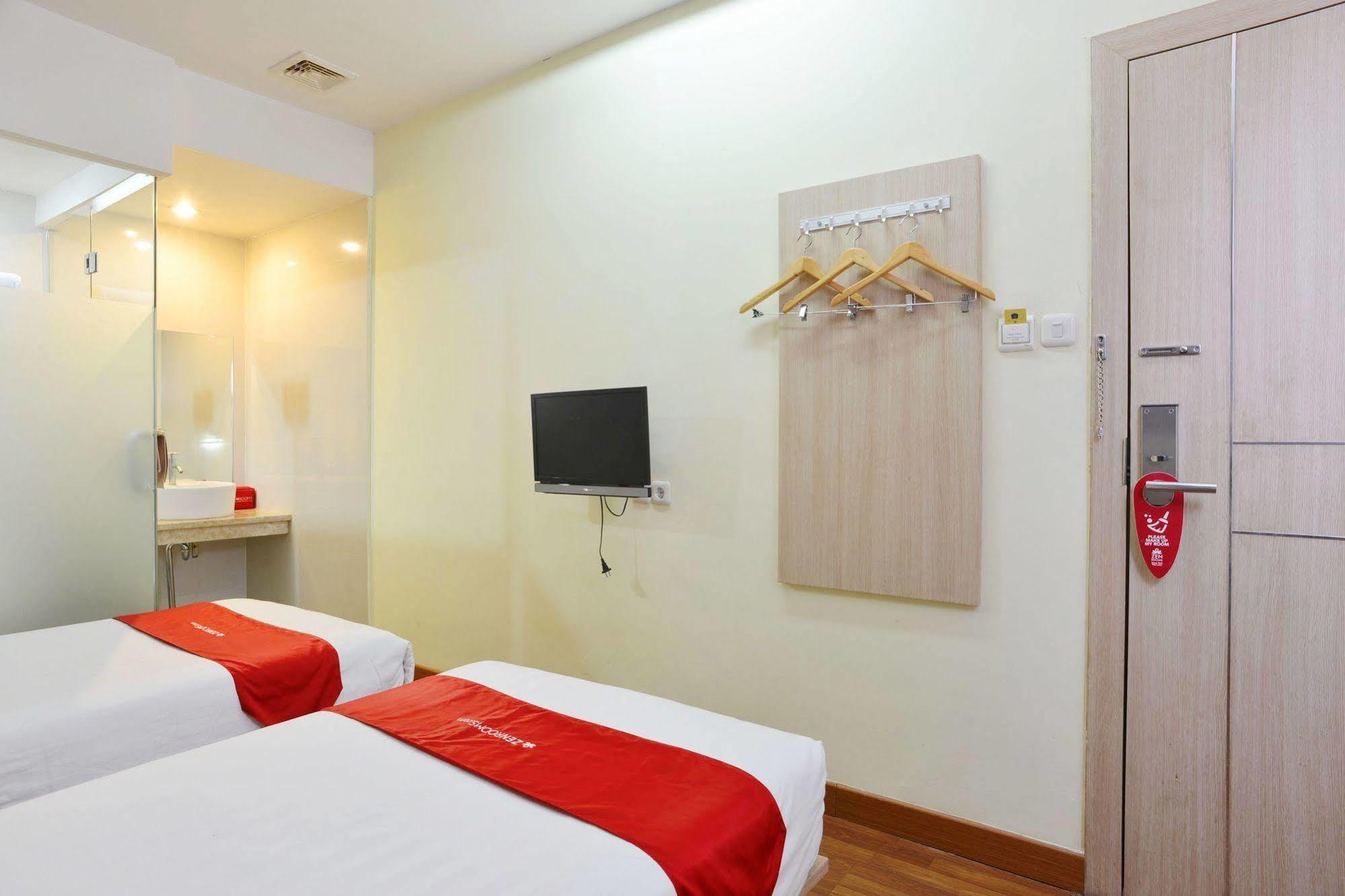 Zen Rooms Rujia Pecenongan 자카르타 외부 사진